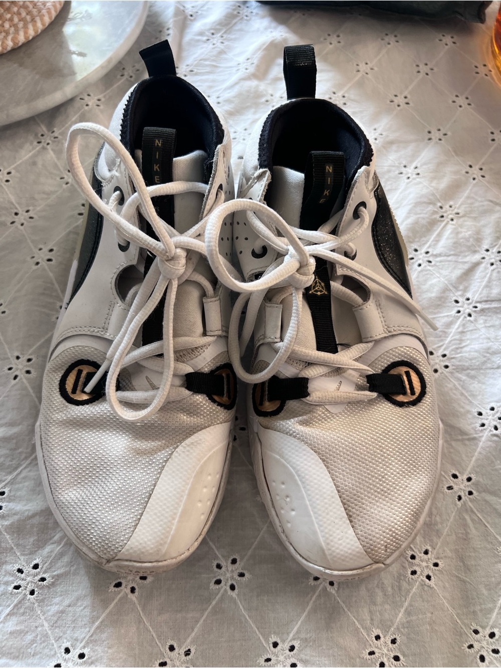 Nike boys White and Black Athletic Sneakers